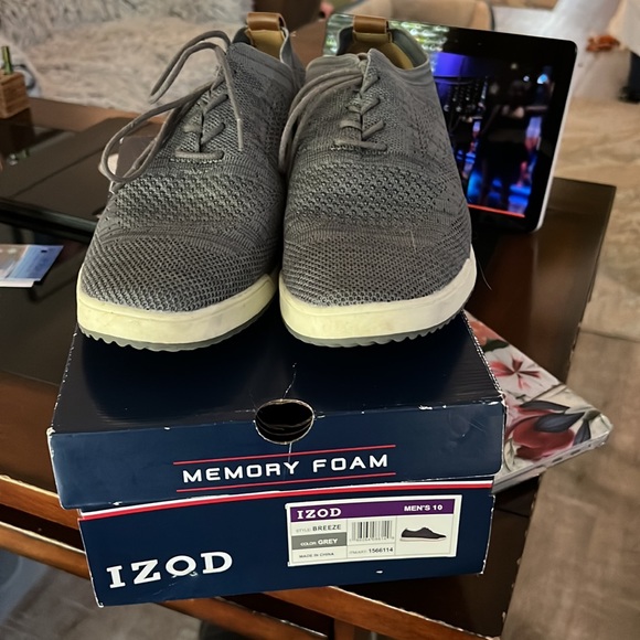 Men’s Izod Memory Foam Breeze - Picture 2 of 4